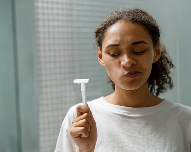 Pelos púbicos: propósito, remoção e dicas de segurança